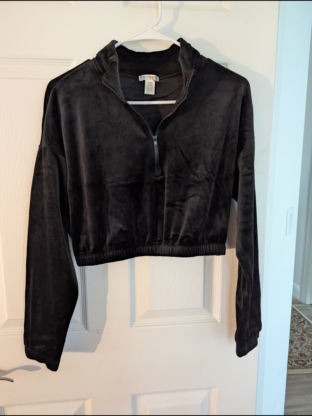 Bozzolo Black Cropped Half-Zip Velvet Pullover